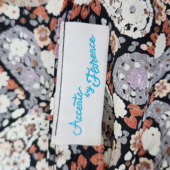 VINTAGE!  Floral and paisley lightweight scarf.  So pretty! - Picture 5 of 9